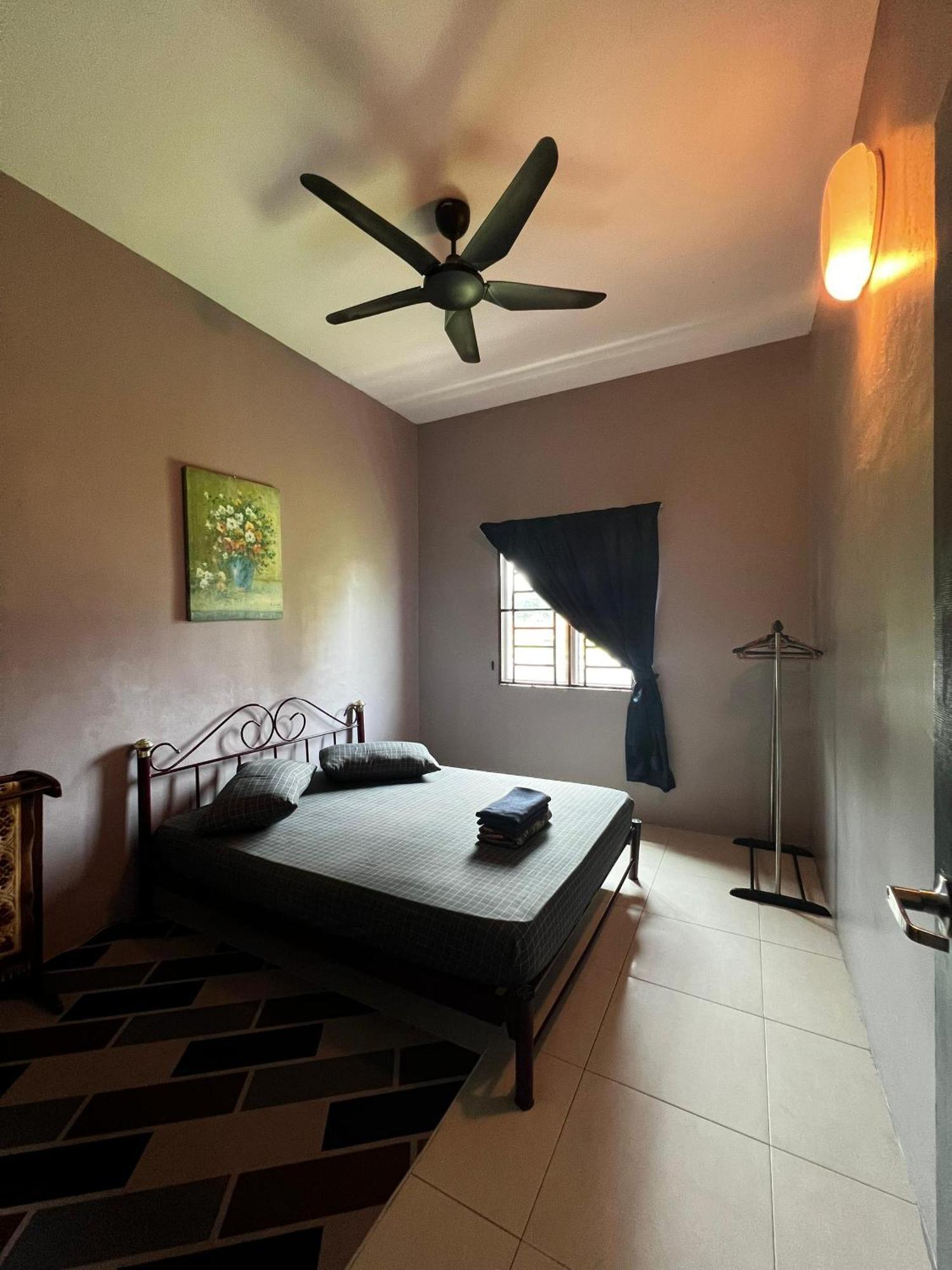 Taiping Homestay Husna Afina Exterior photo