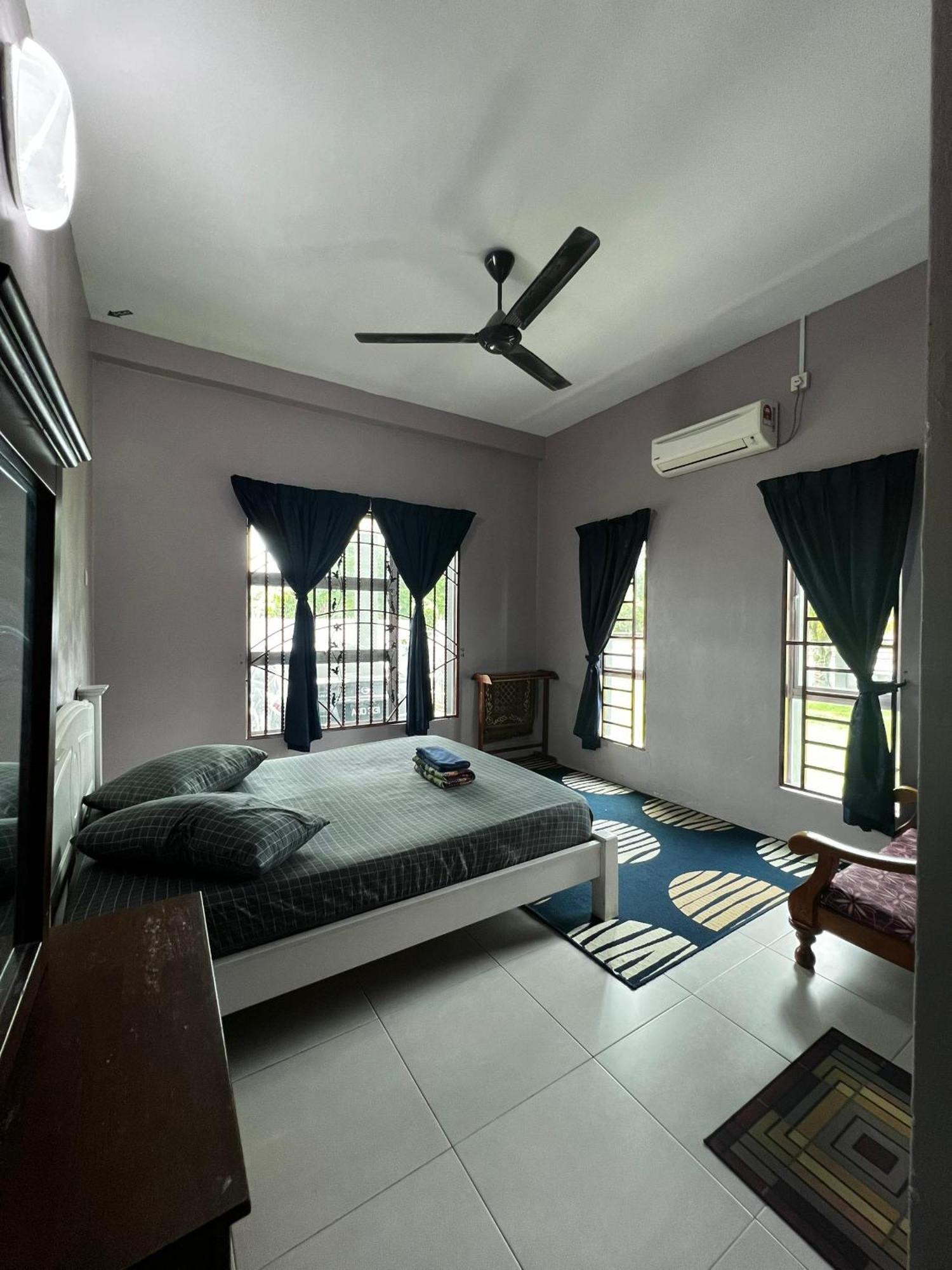 Taiping Homestay Husna Afina Exterior photo